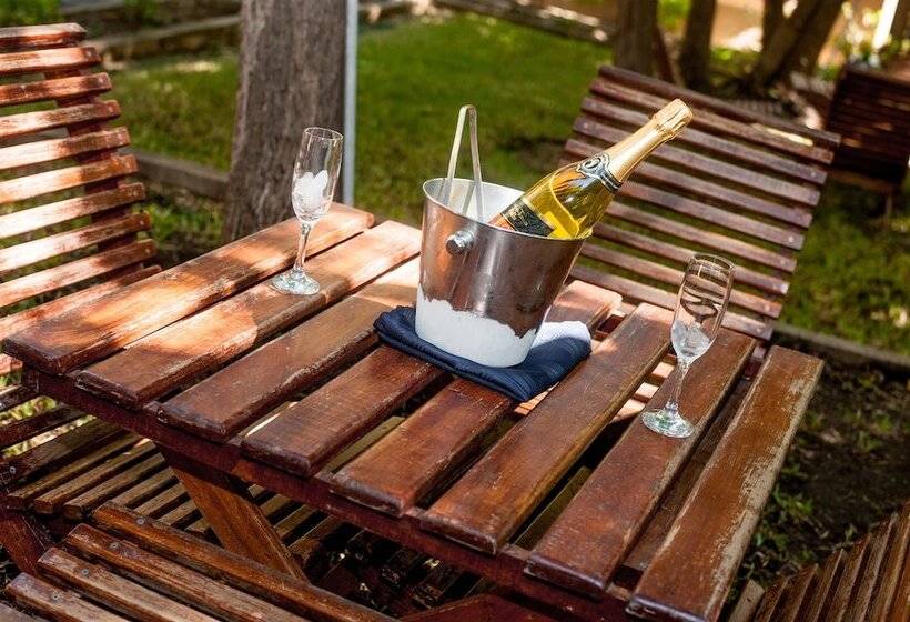 هتل Wasawange Lodge And Tours