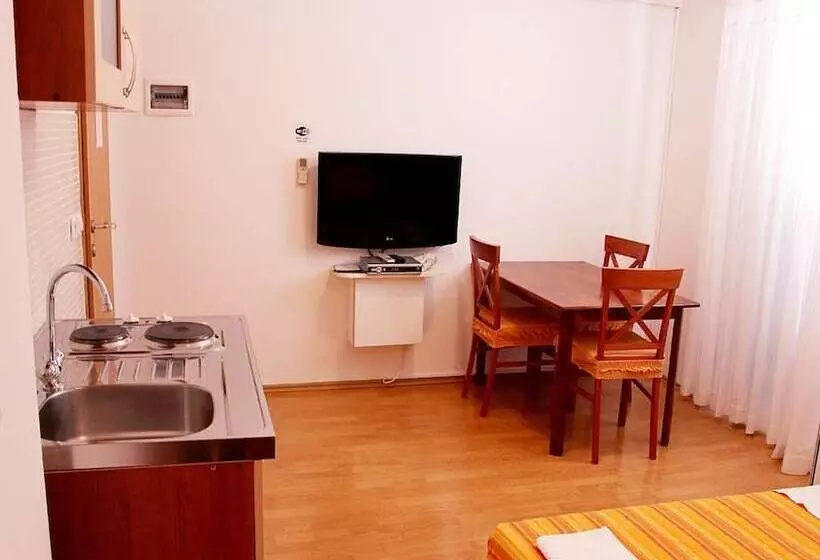 Majatalo Apartmani Krka Rooms