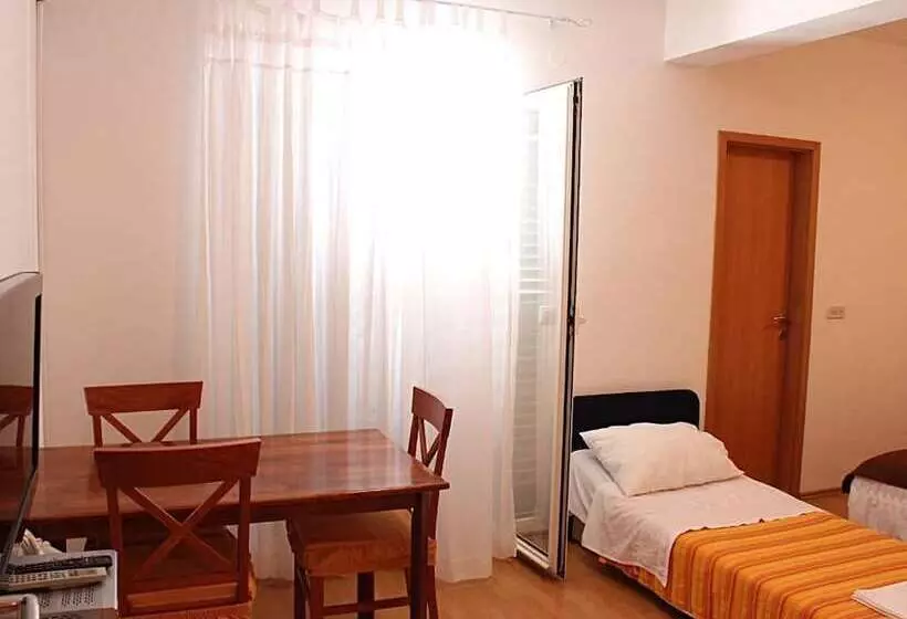 Majatalo Apartmani Krka Rooms