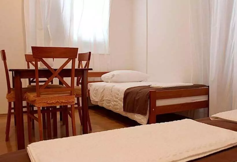 Majatalo Apartmani Krka Rooms