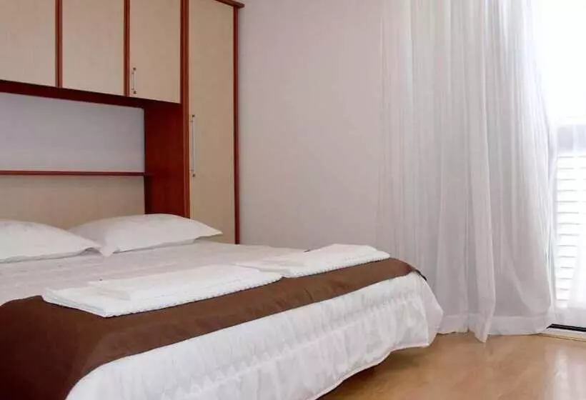 Majatalo Apartmani Krka Rooms