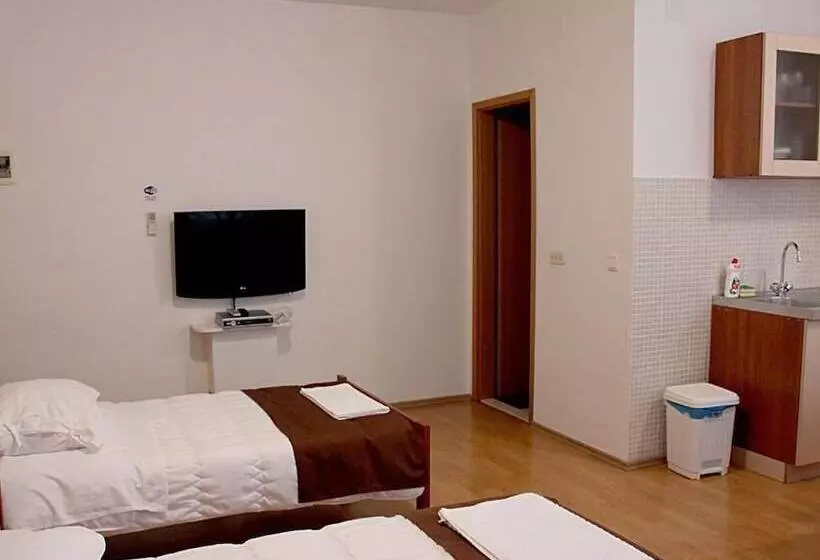 Majatalo Apartmani Krka Rooms