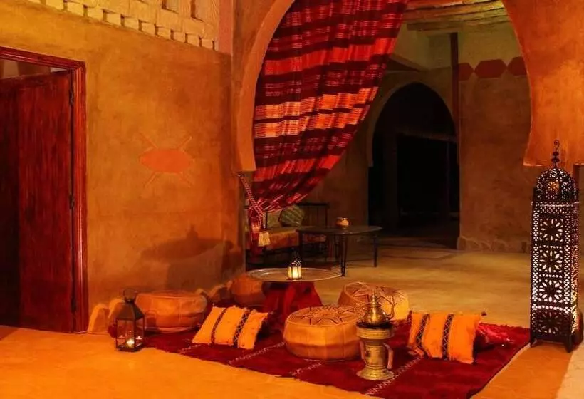 ペンション Hôtel Kasbah Ouzina