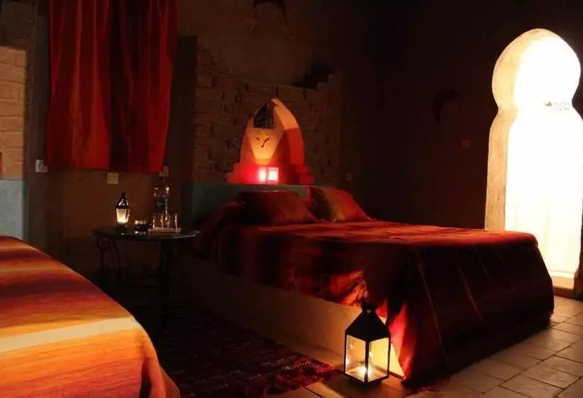 ペンション Hôtel Kasbah Ouzina