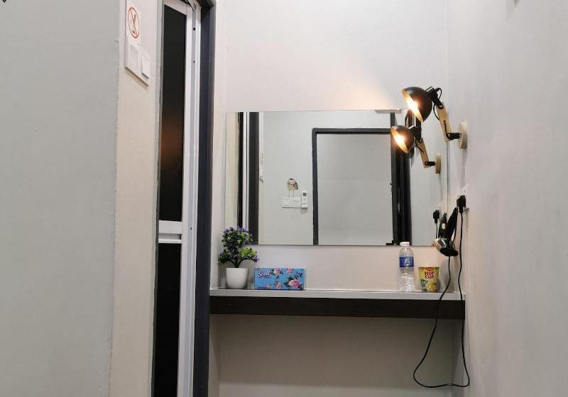 The Nest Hostel Semporna