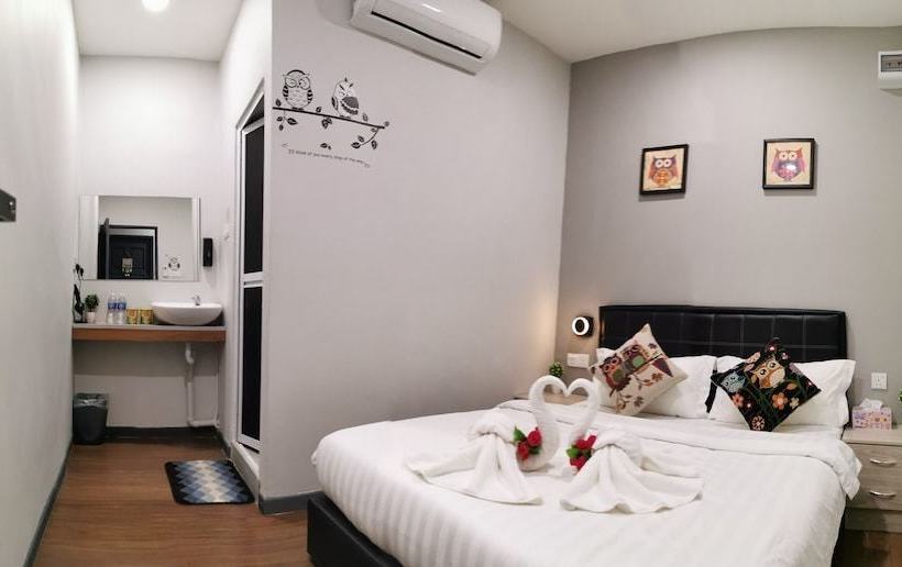 The Nest Hostel Semporna