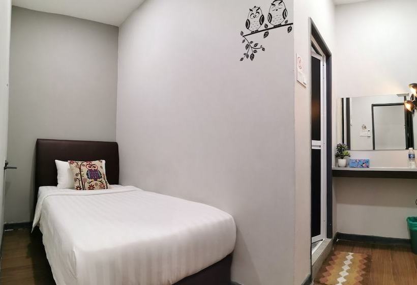 The Nest Hostel Semporna