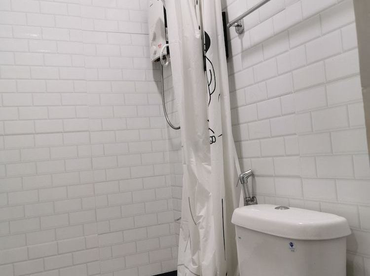 The Nest Hostel Semporna