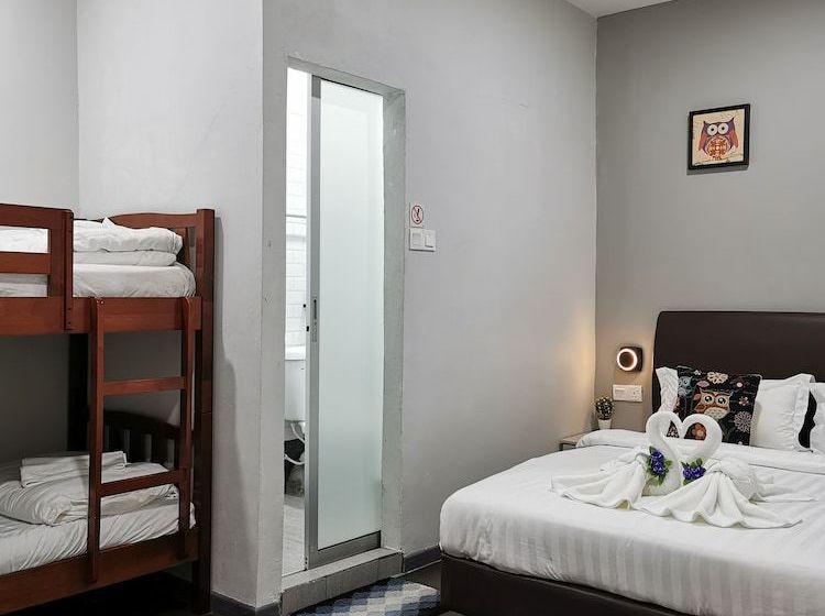 The Nest Hostel Semporna