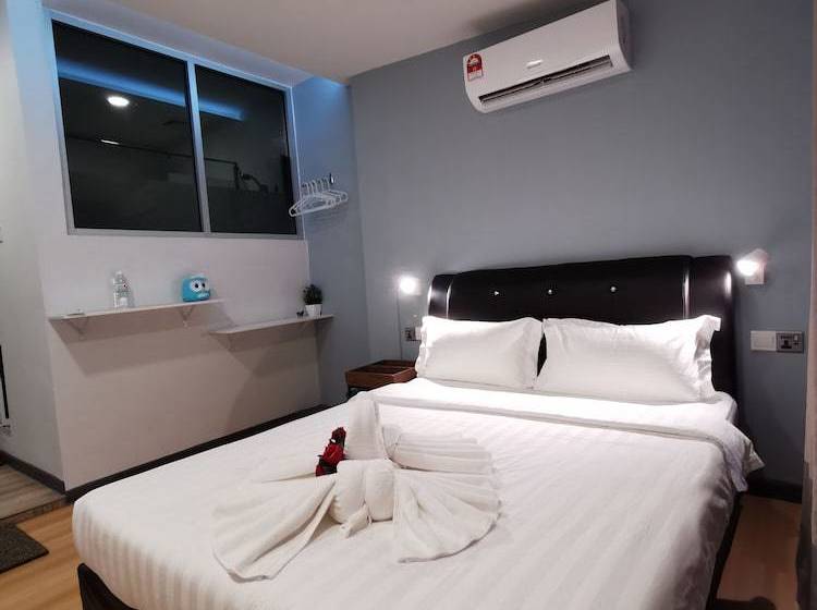 The Nest Hostel Semporna