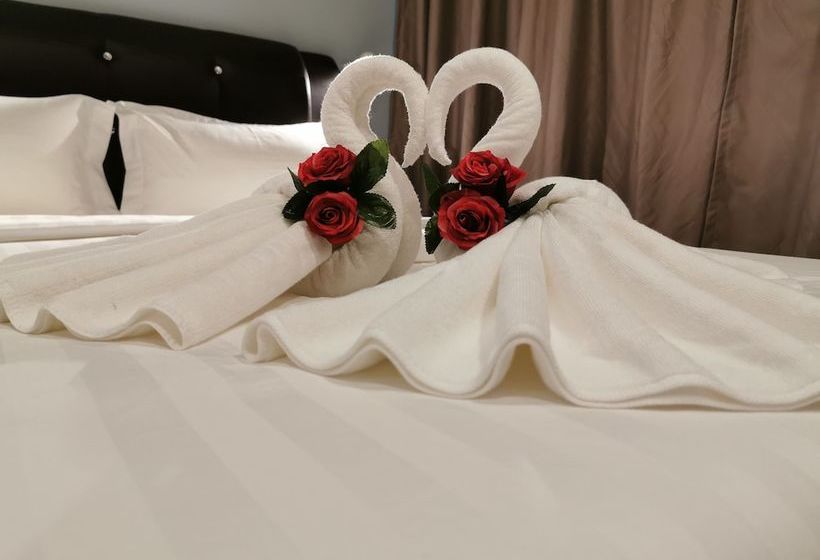 The Nest Hostel Semporna