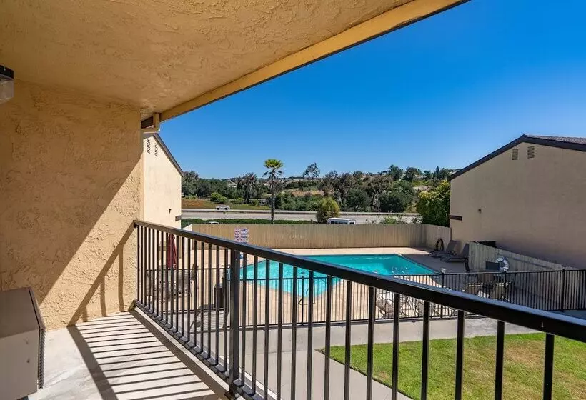 Отель Aloha Inn