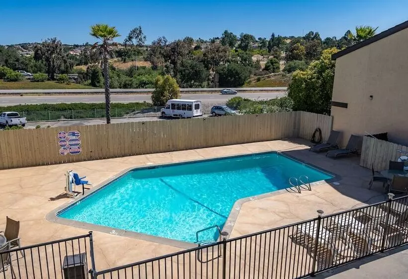 Отель Aloha Inn