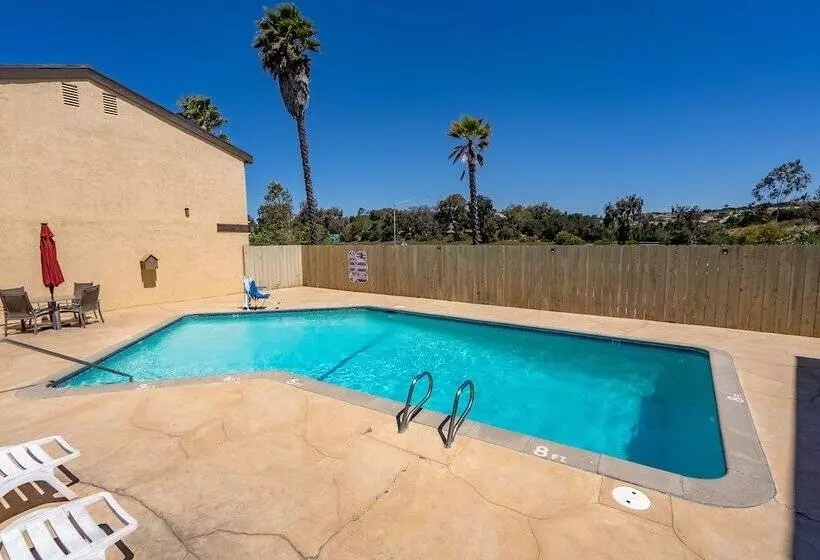 Отель Aloha Inn