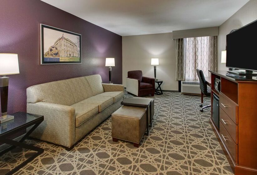 בית מלון כפרי Drury Inn & Suites Poplar Bluff