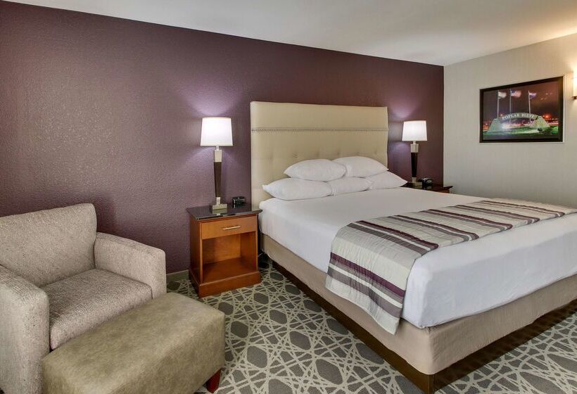 בית מלון כפרי Drury Inn & Suites Poplar Bluff