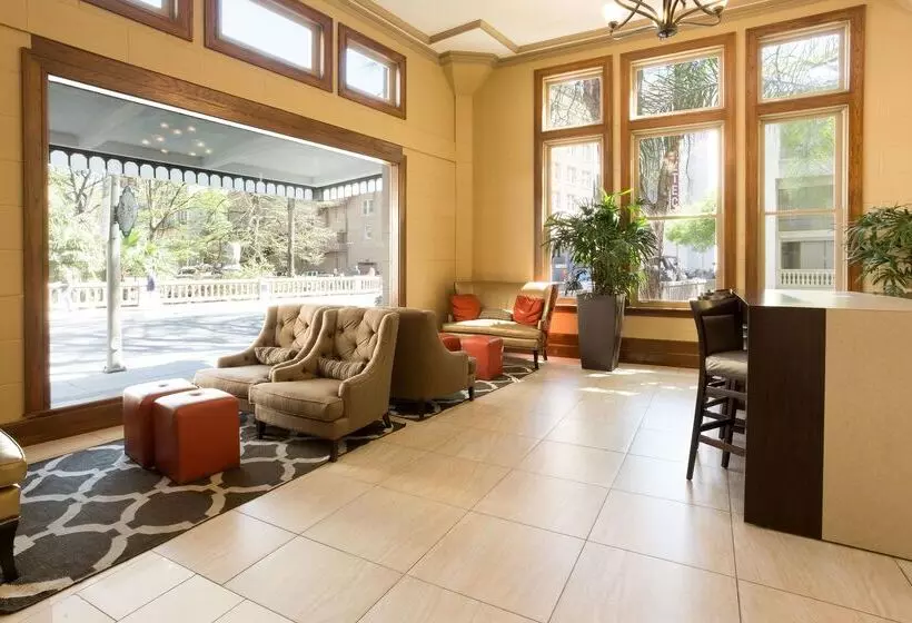 בית מלון כפרי Drury Inn & Suites San Antonio Riverwalk