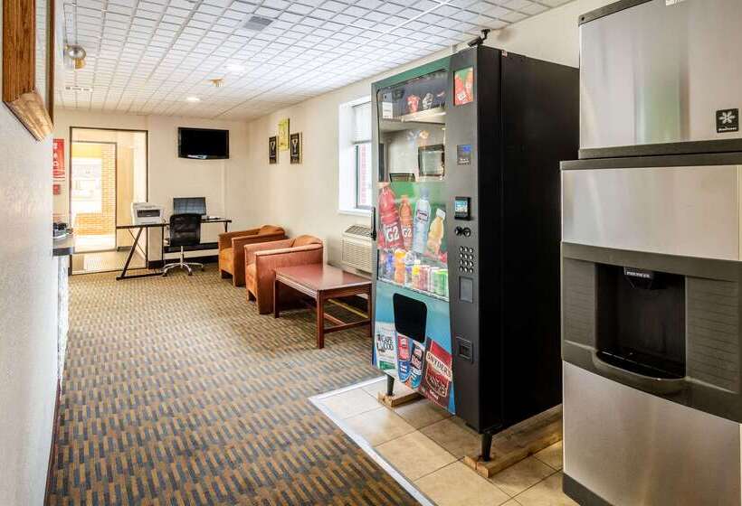 فندق Econo Lodge Cadillac