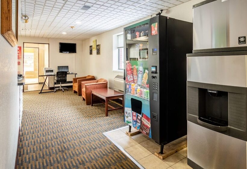 فندق Econo Lodge Cadillac