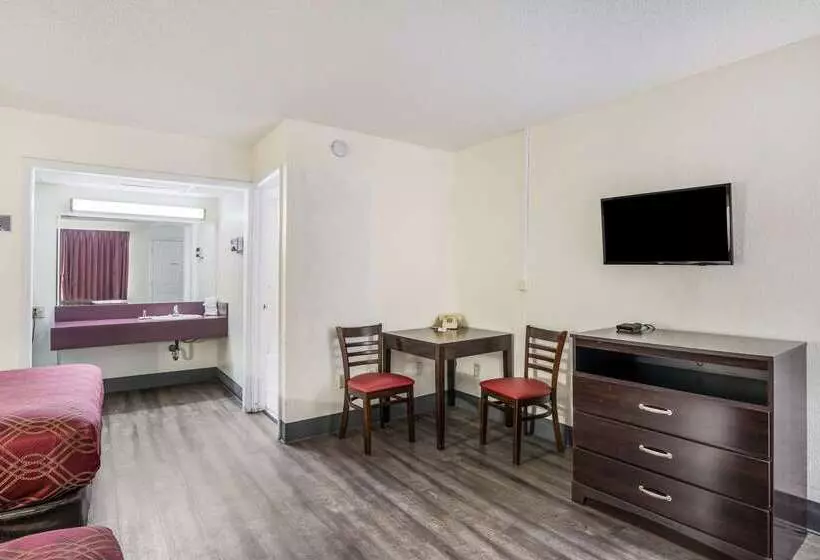 فندق Econo Lodge