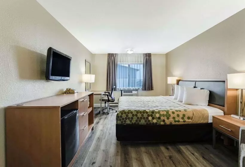 هتل Econo Lodge Madison East