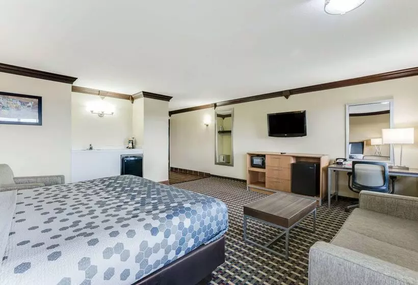 هتل Econo Lodge Madison East