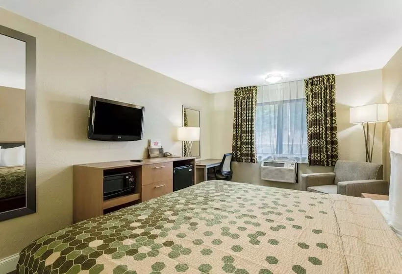 هتل Econo Lodge Madison East