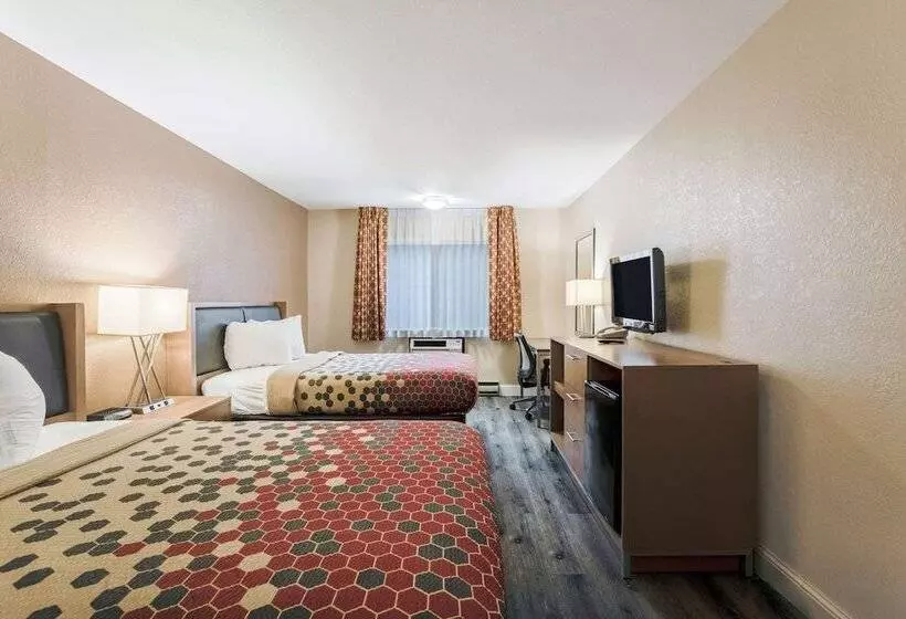 هتل Econo Lodge Madison East