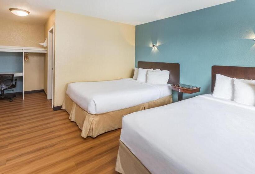 فندق Avenida Oceanside Camp Pendleton