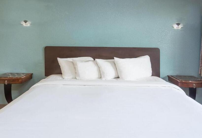 فندق Avenida Oceanside Camp Pendleton