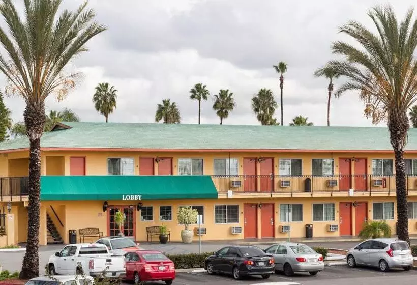 酒店 Avenida   Oceanside Camp Pendleton