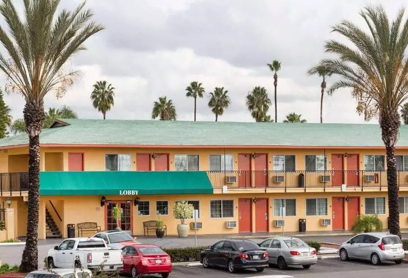 酒店 Avenida   Oceanside Camp Pendleton