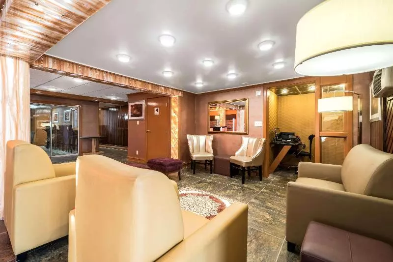 هتل Econo Lodge Rutland City Near Hwy 7