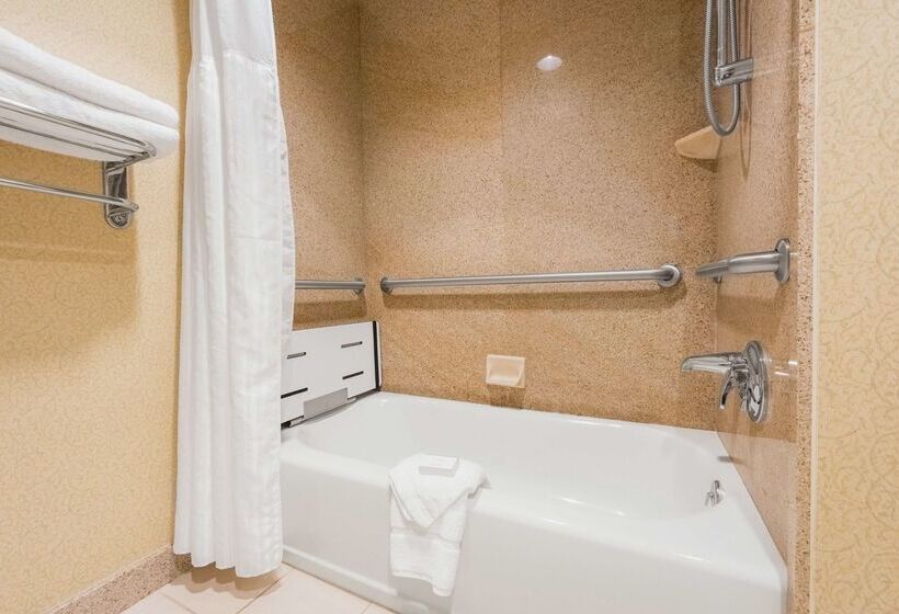 ホテル Hilton Garden Inn Meridian