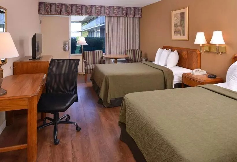 モーテル Quality Inn Dutch Inn