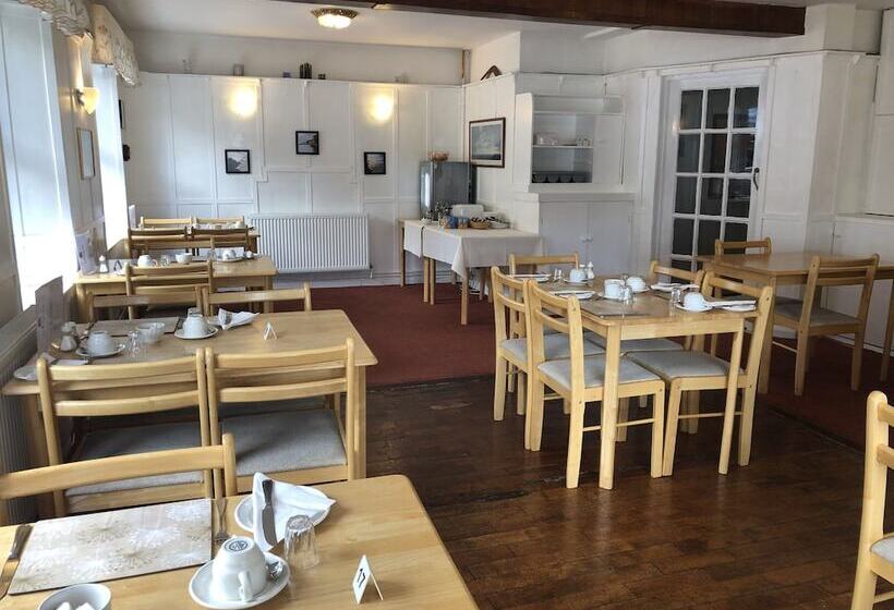 تختخواب و صبحانه The Purple Tree Guest House