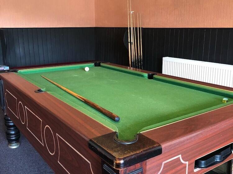 تختخواب و صبحانه The Purple Tree Guest House