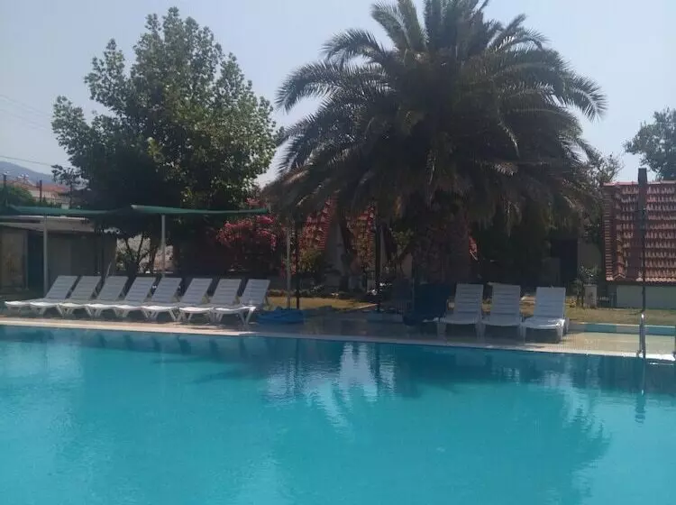 ホテル Ares Tatil Koyu