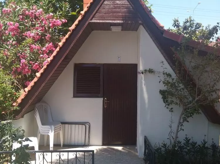 ホテル Ares Tatil Koyu