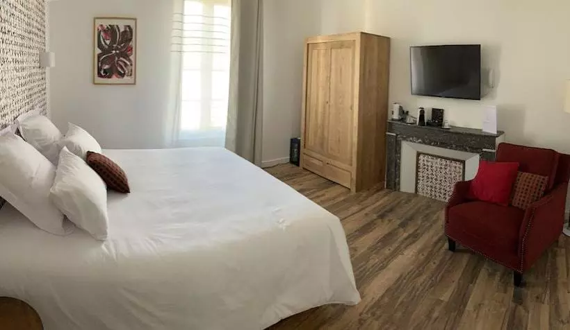 ホテル Hôtel Restaurant O Banel