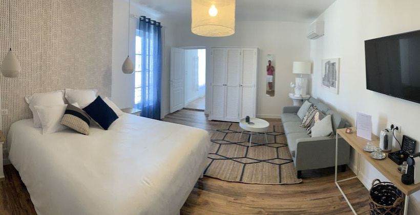 ホテル Hôtel Restaurant O Banel