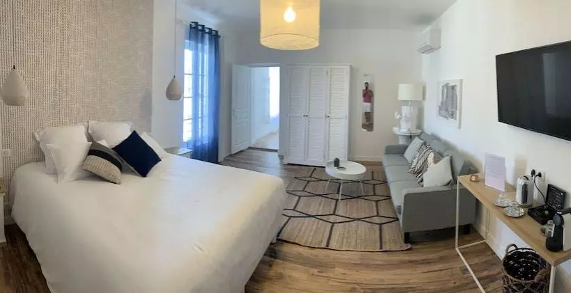 ホテル Hôtel Restaurant O Banel