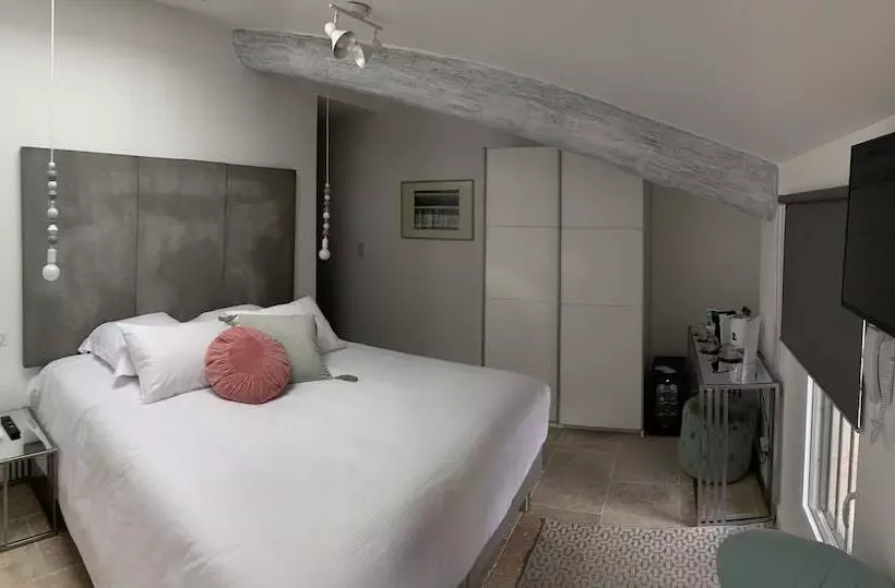 ホテル Hôtel Restaurant O Banel