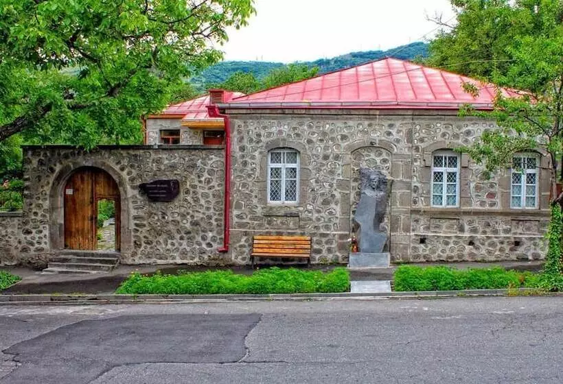 Kirch Hotel & Restaurant