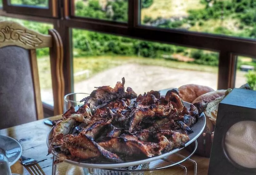 Kirch Hotel & Restaurant