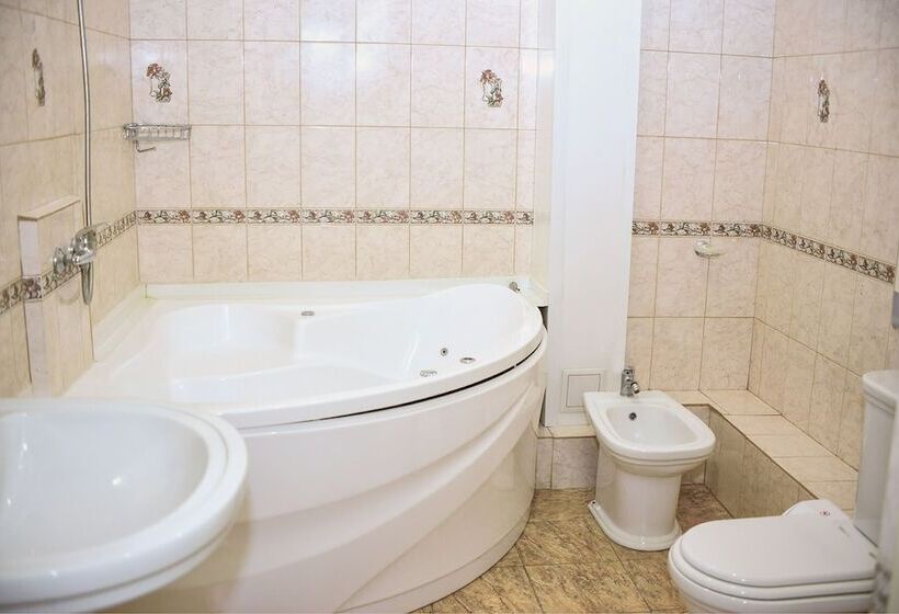 Отель Liner Platov