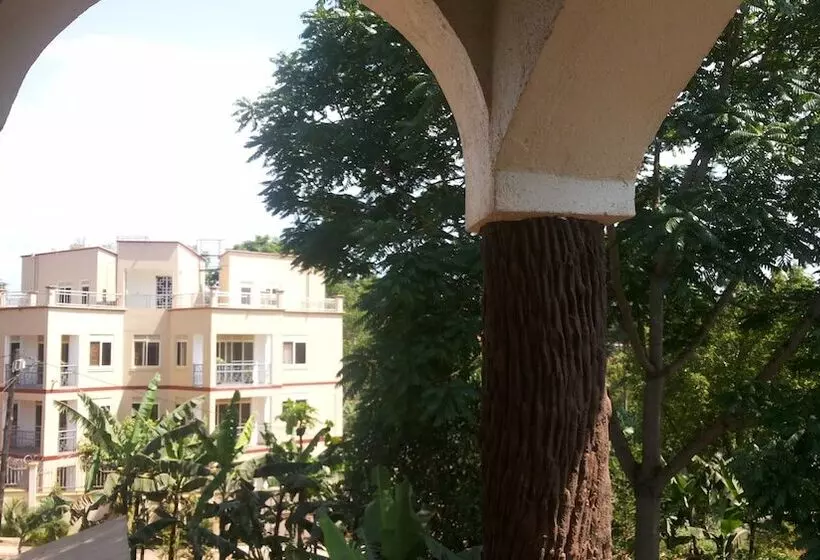 هتل Romu Garden