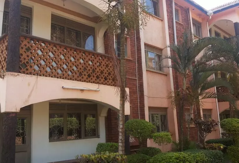 هتل Romu Garden