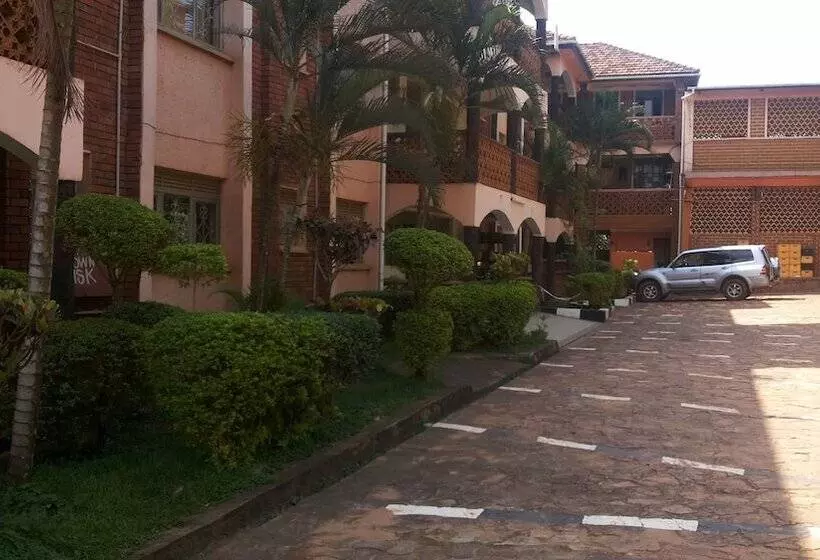 هتل Romu Garden