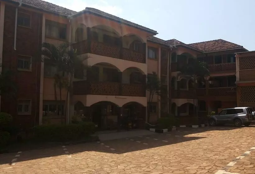 هتل Romu Garden